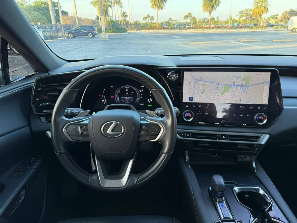 2023 Lexus RX 5th Gen - Image 10 of 21