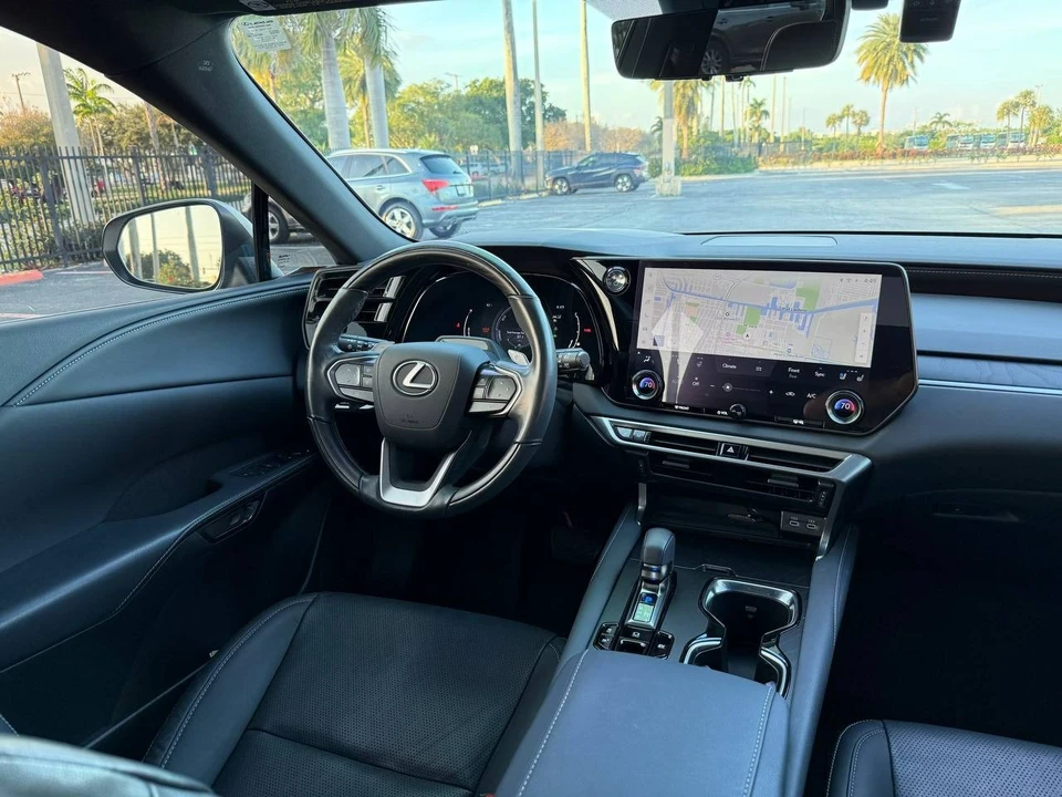 2023 Lexus RX 5th Gen - Image 11 of 21