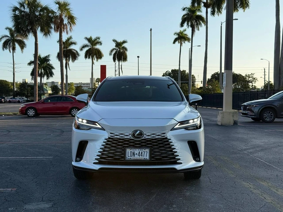 2023 Lexus RX 5th Gen - Image 4 of 21