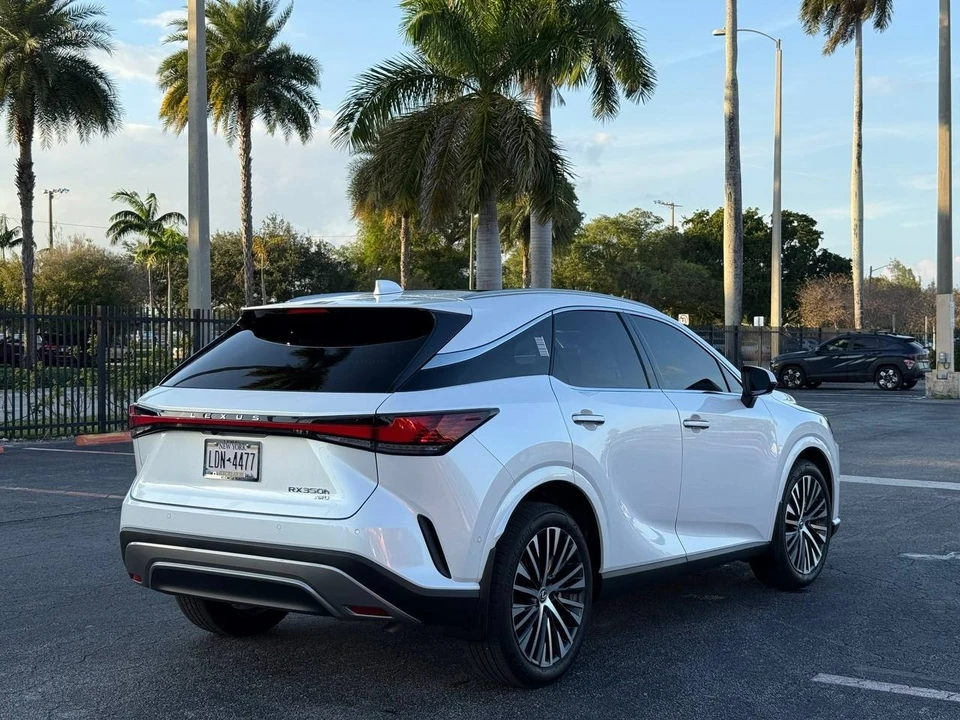 2023 Lexus RX 5th Gen - Image 6 of 21