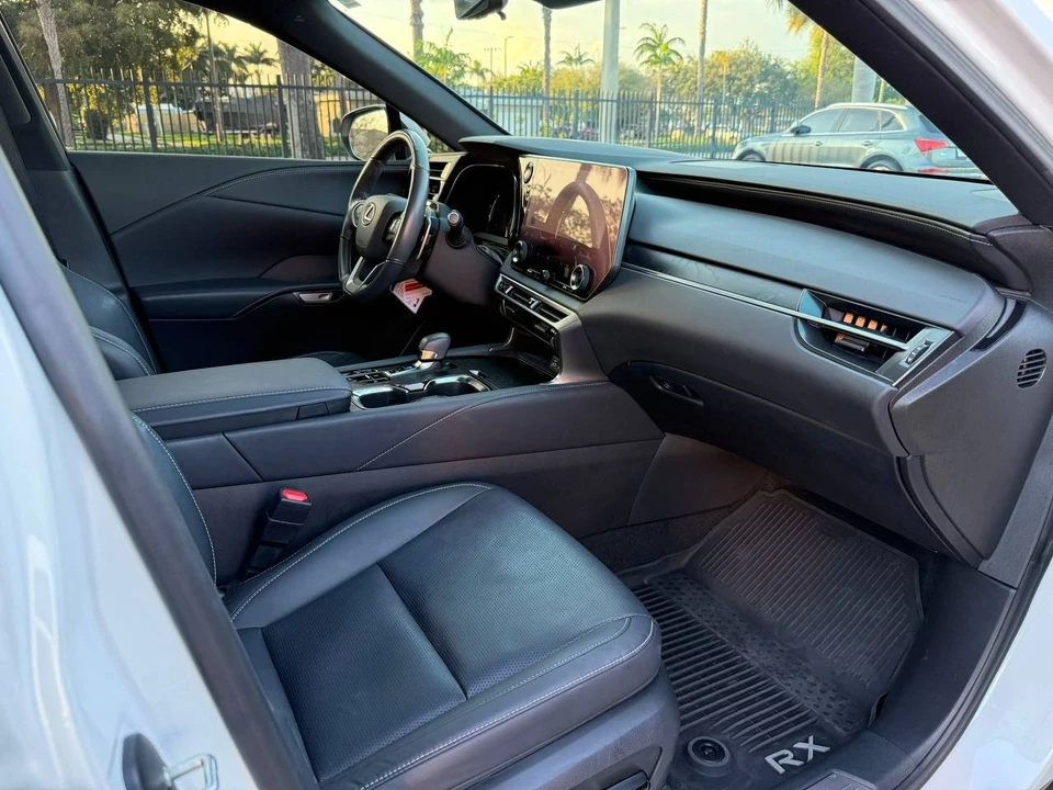 2023 Lexus RX 5th Gen - Image 20 of 21