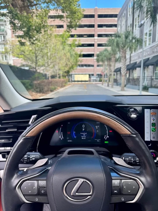 2023 Lexus RX 5th Gen - Image 10 of 11