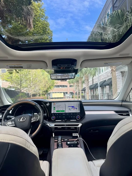 2023 Lexus RX 5th Gen - Image 9 of 11
