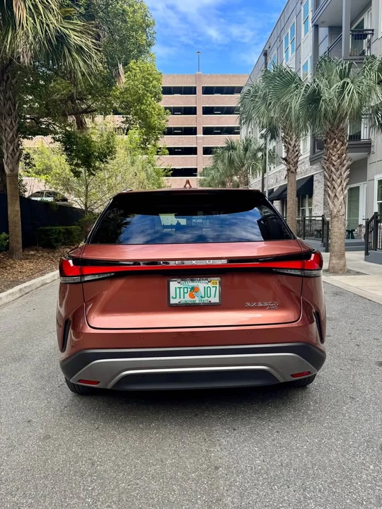 2023 Lexus RX 5th Gen - Image 8 of 11