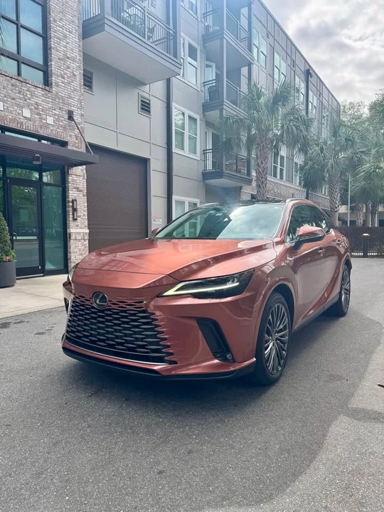 2023 Lexus RX 5th Gen - Image 2 of 11