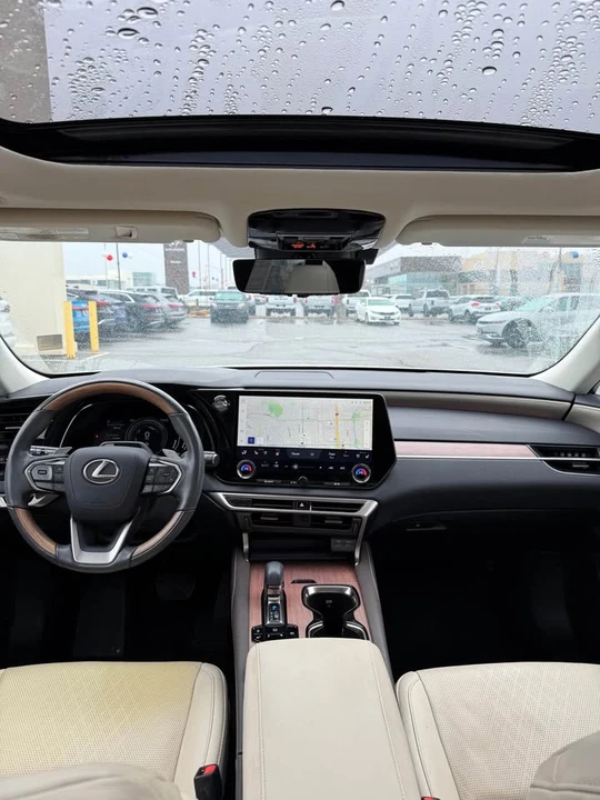 2023 Lexus RX 5th Gen - Image 9 of 14