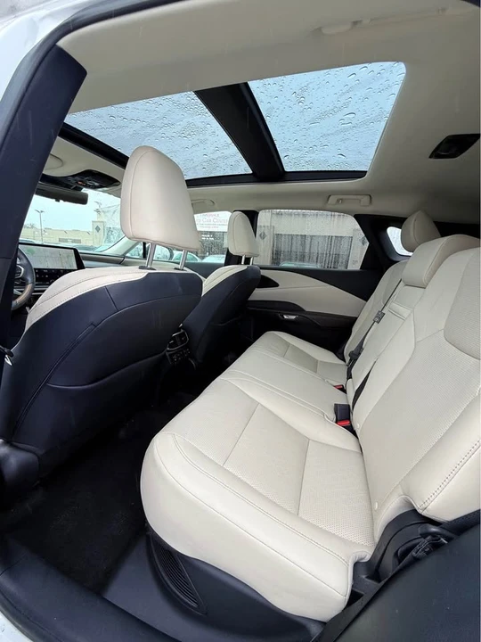 2023 Lexus RX 5th Gen - Image 12 of 14