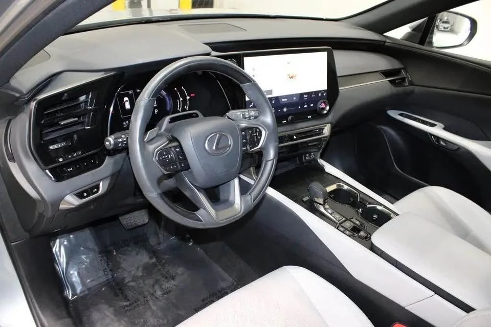 2023 Lexus RX 5th Gen - Image 7 of 7