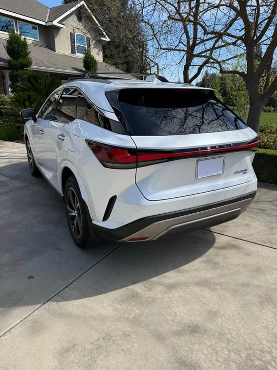 2023 Lexus RX 5th Gen - Image 4 of 10
