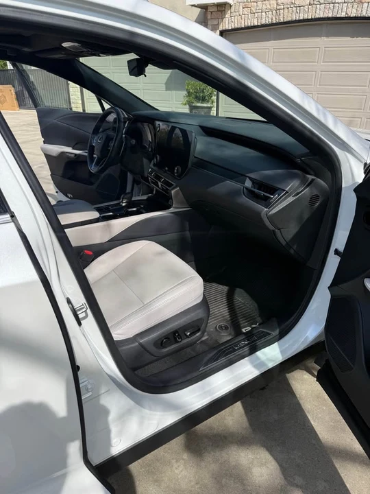 2023 Lexus RX 5th Gen - Image 10 of 10