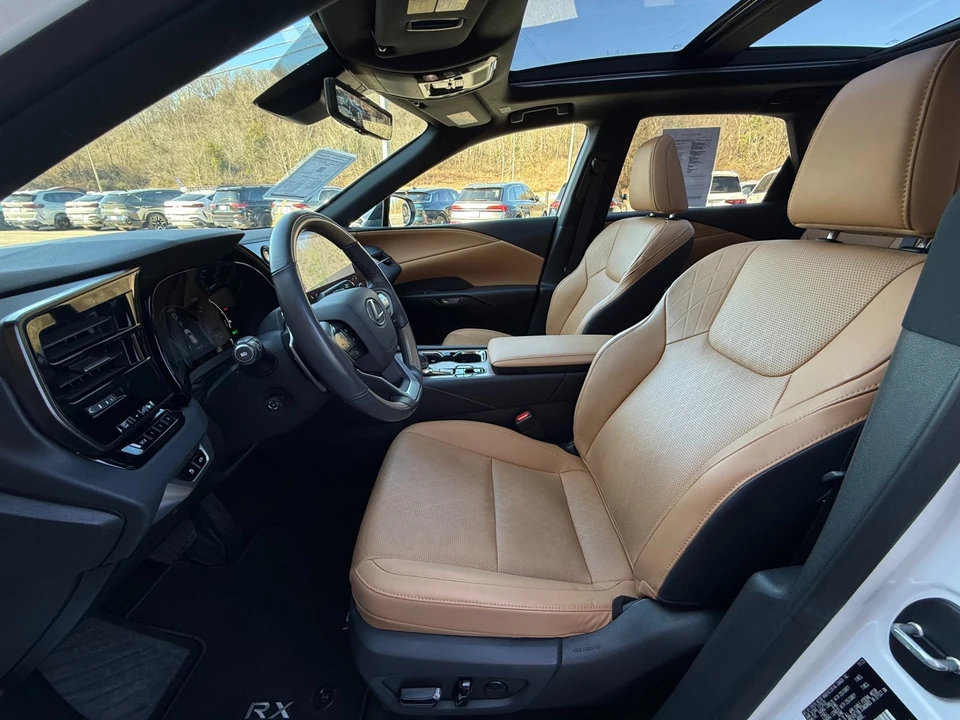 2023 Lexus RX 5th Gen - Image 11 of 12