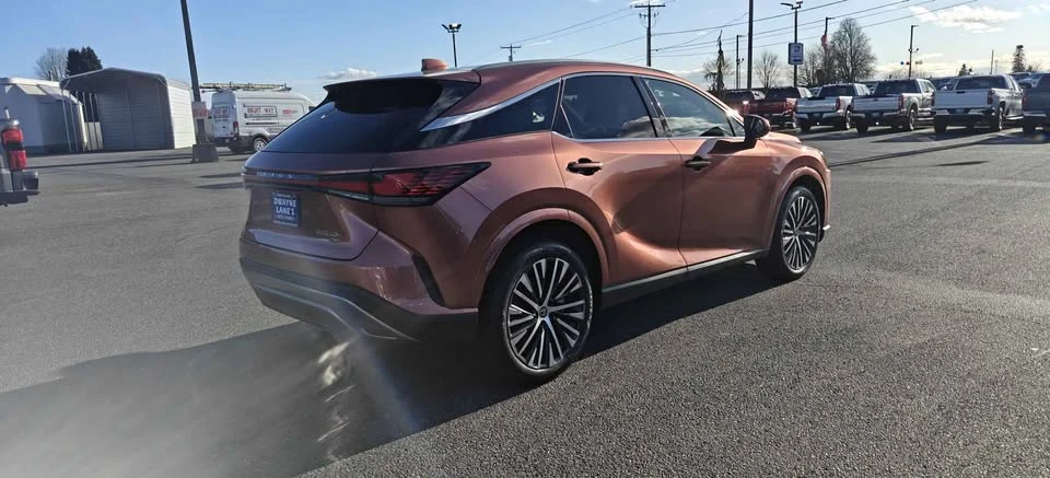 2023 Lexus RX 5th Gen - Image 4 of 16