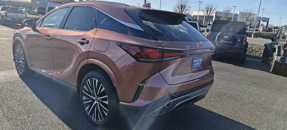 2023 Lexus RX 5th Gen - Image 6 of 16