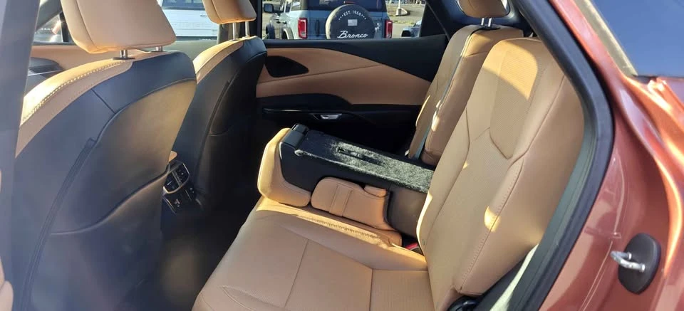 2023 Lexus RX 5th Gen - Image 14 of 16
