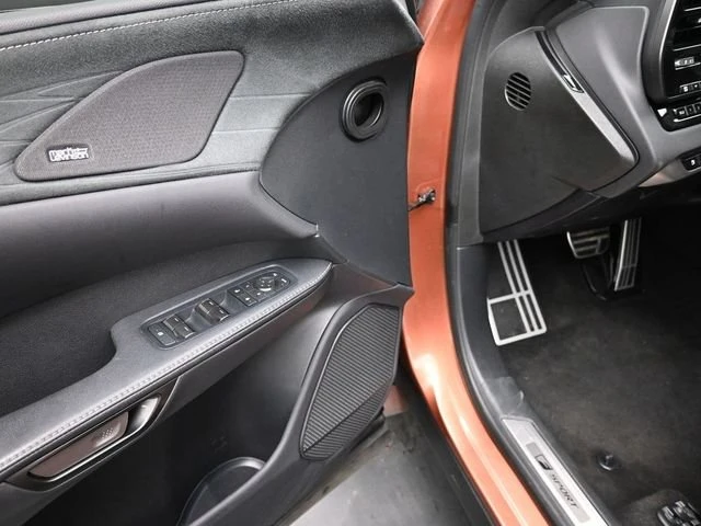 2023 Lexus RX 5th Gen - Image 14 of 20