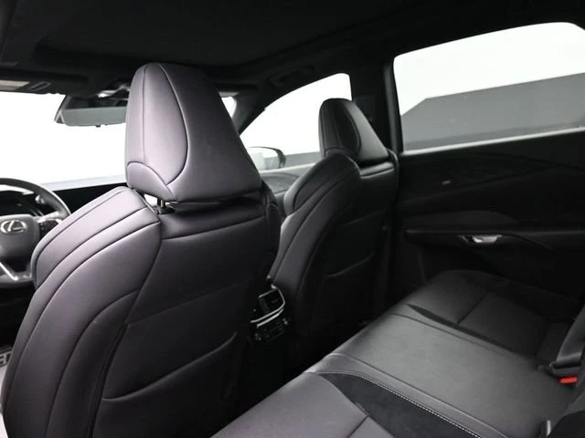 2023 Lexus RX 5th Gen - Image 16 of 20