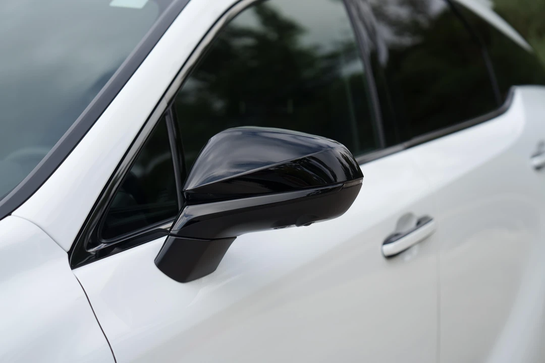 2023 Lexus RX 5th Gen - Image 14 of 31