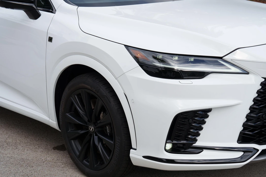 2023 Lexus RX 5th Gen - Image 9 of 31