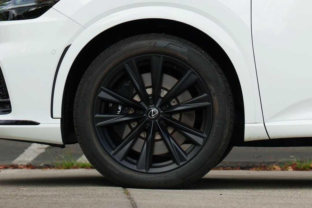 2023 Lexus RX 5th Gen - Image 30 of 31