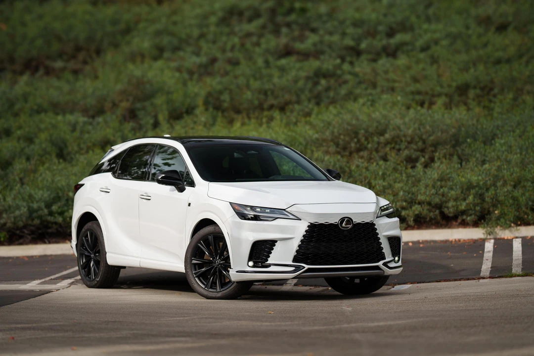 2023 Lexus RX 5th Gen - Image 8 of 31