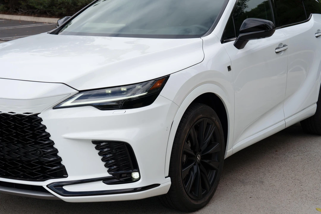2023 Lexus RX 5th Gen - Image 13 of 31