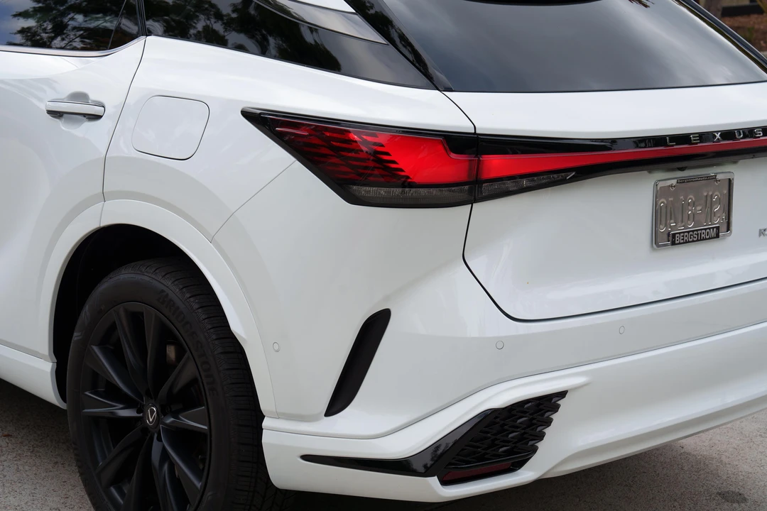 2023 Lexus RX 5th Gen - Image 19 of 31