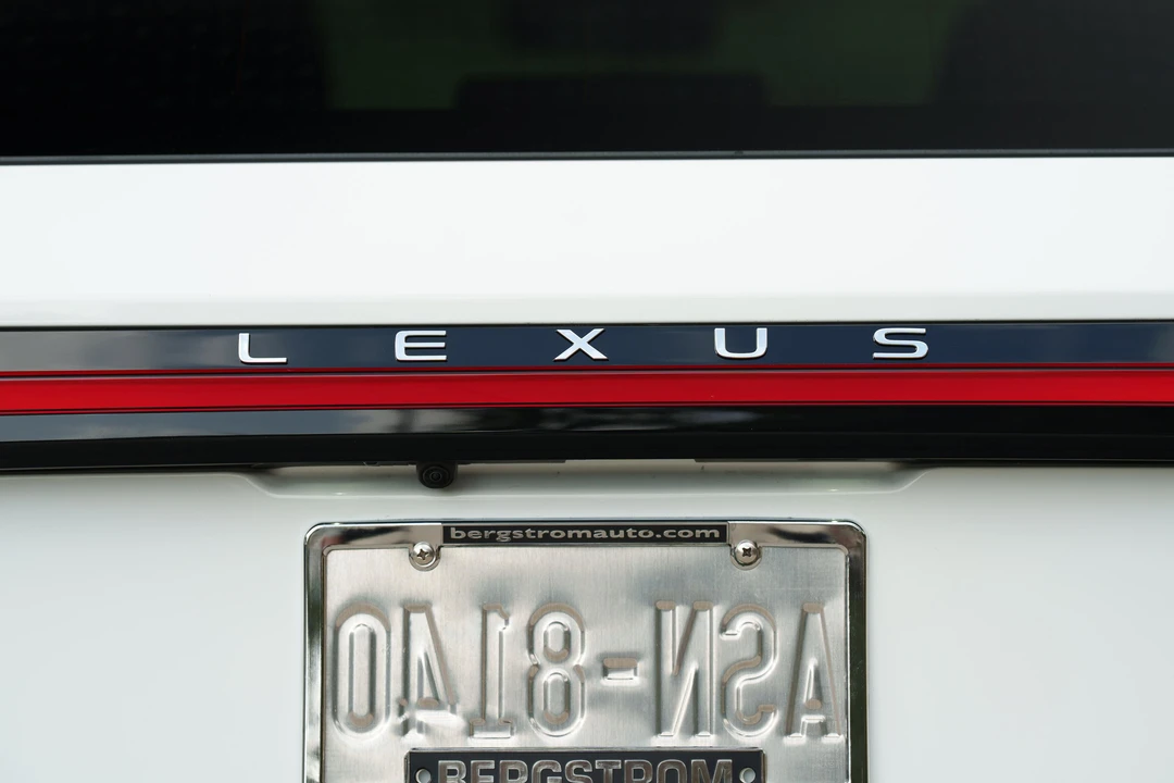 2023 Lexus RX 5th Gen - Image 21 of 31