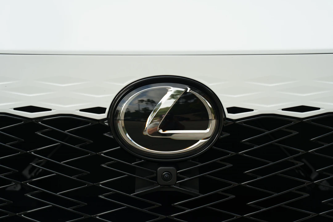 2023 Lexus RX 5th Gen - Image 11 of 31