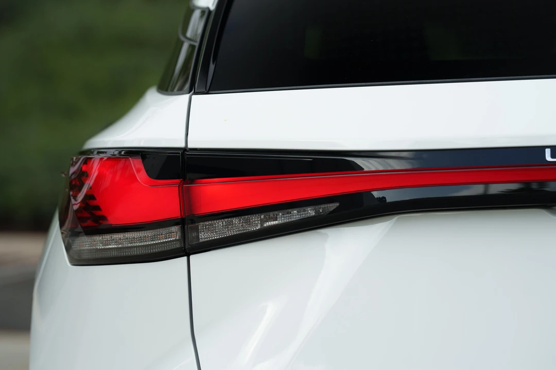 2023 Lexus RX 5th Gen - Image 20 of 31