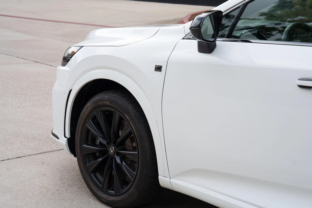 2023 Lexus RX 5th Gen - Image 15 of 31