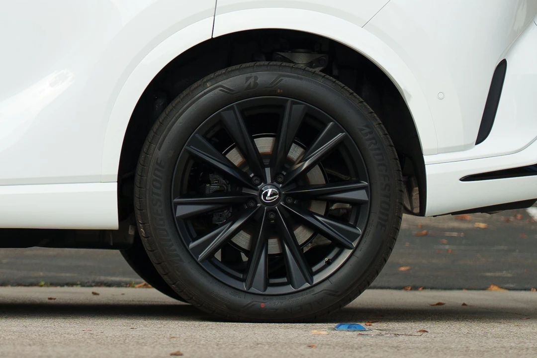 2023 Lexus RX 5th Gen - Image 31 of 31