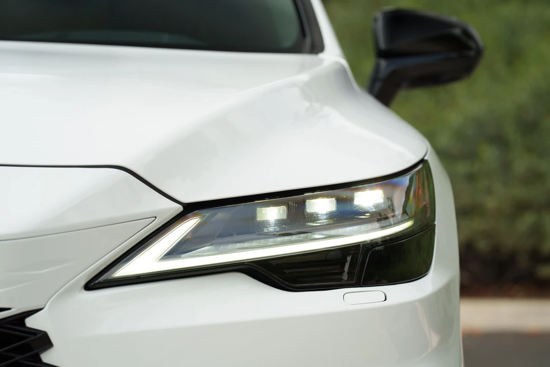2023 Lexus RX 5th Gen - Image 12 of 31