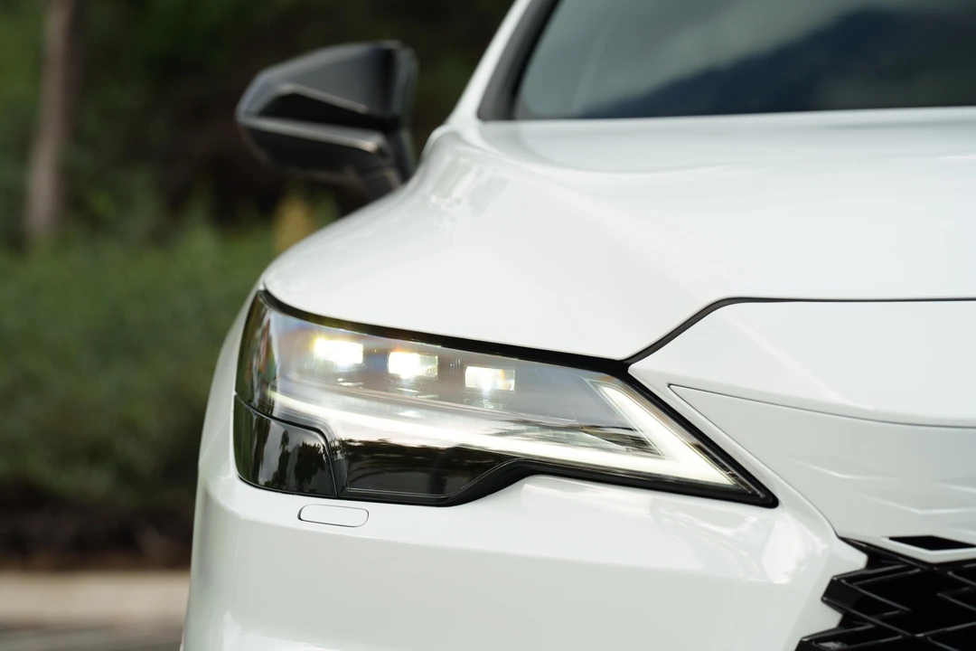 2023 Lexus RX 5th Gen - Image 10 of 31