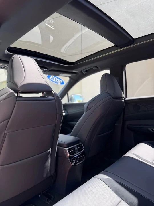 2023 Lexus RX 5th Gen - Image 7 of 20