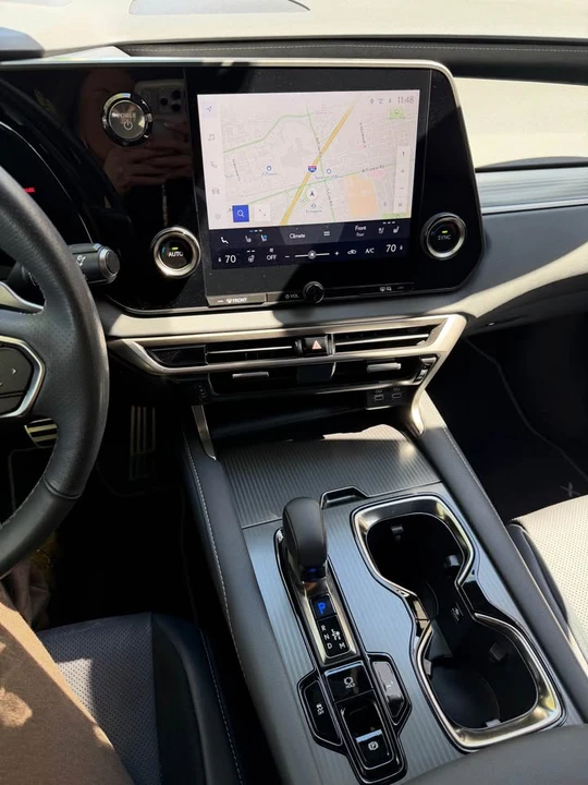 2023 Lexus RX 5th Gen - Image 18 of 20