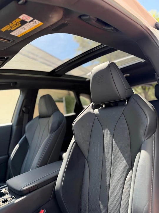 2023 Lexus RX 5th Gen - Image 12 of 20