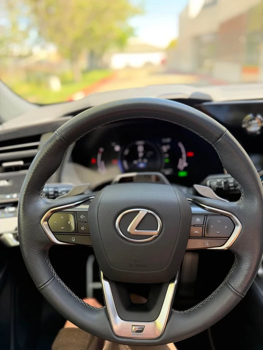 2023 Lexus RX 5th Gen - Image 14 of 20