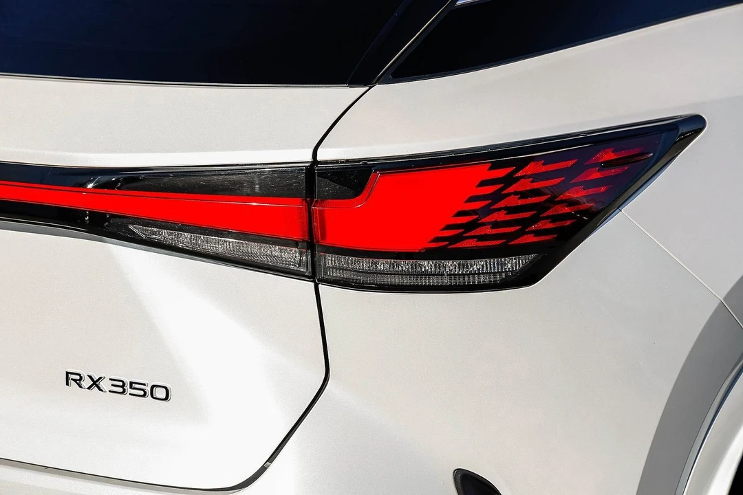 2023 Lexus RX 5th Gen - Image 8 of 12