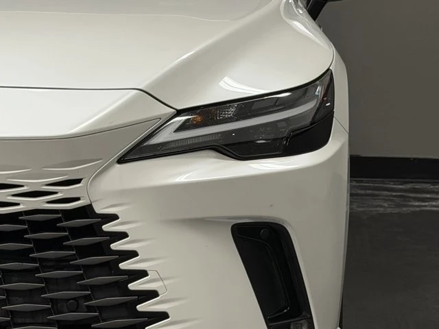 2023 Lexus RX 5th Gen - Image 8 of 12