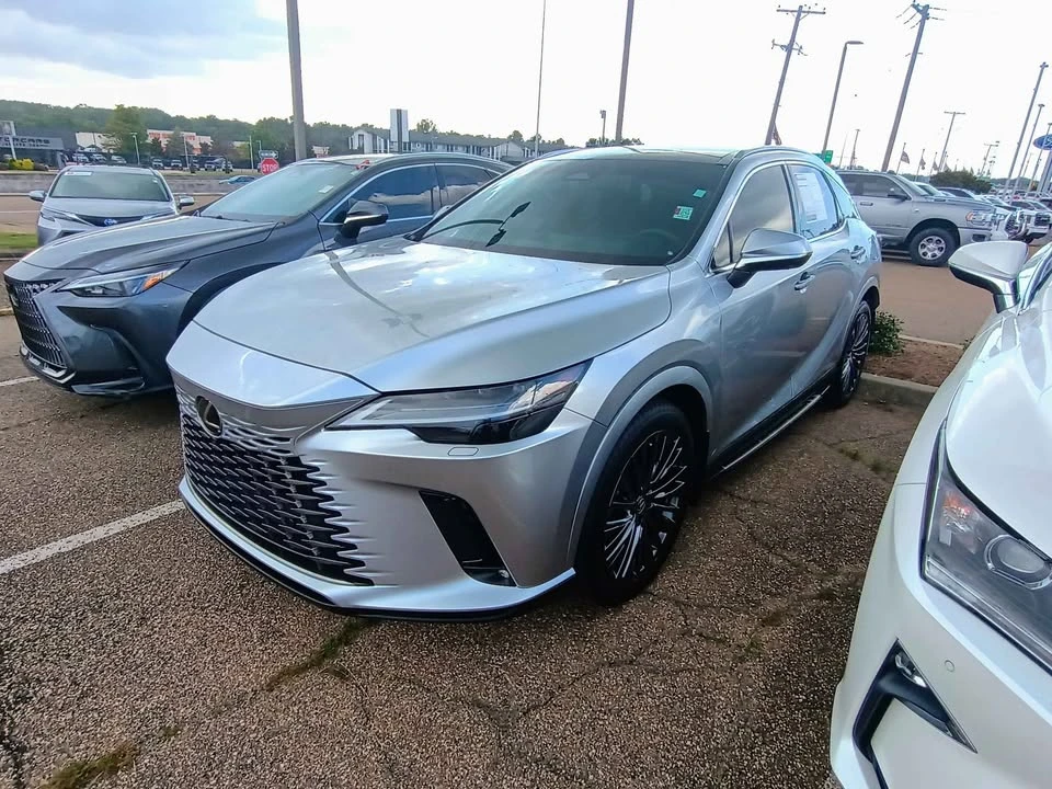 2023 Lexus RX 5th Gen - Image 2 of 3
