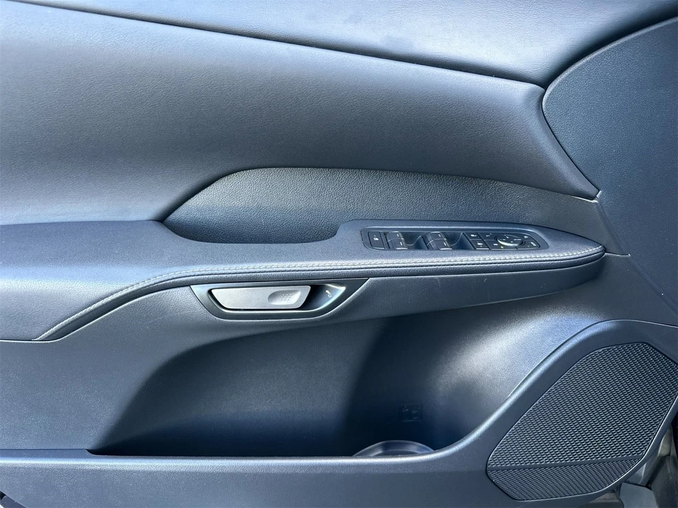 2023 Lexus RX 5th Gen - Image 11 of 12