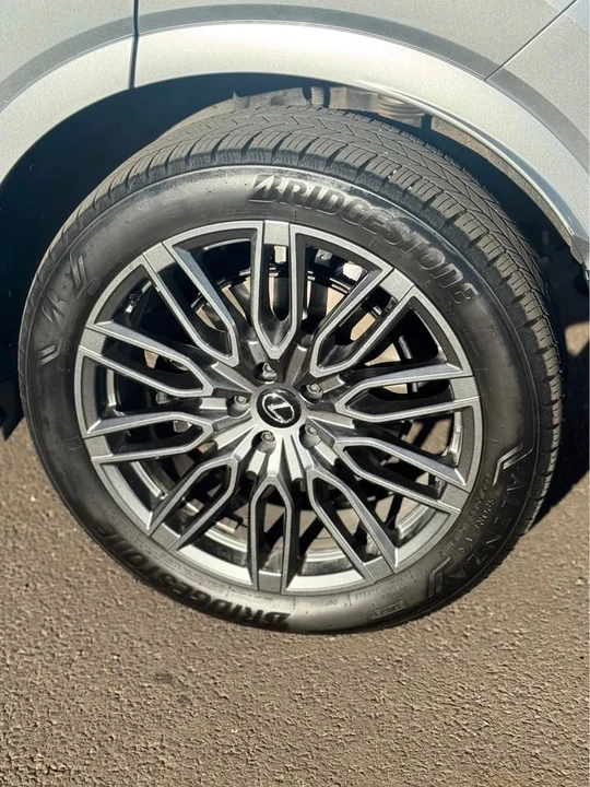 2023 Lexus RX 5th Gen - Image 10 of 12