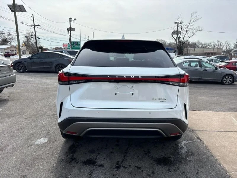 2023 Lexus RX 5th Gen - Image 5 of 12