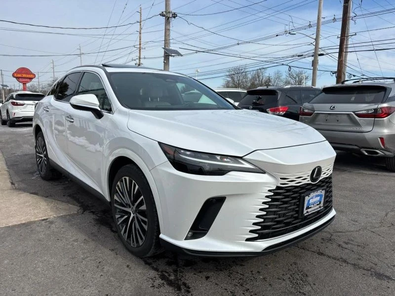 2023 Lexus RX 5th Gen - Image 8 of 12