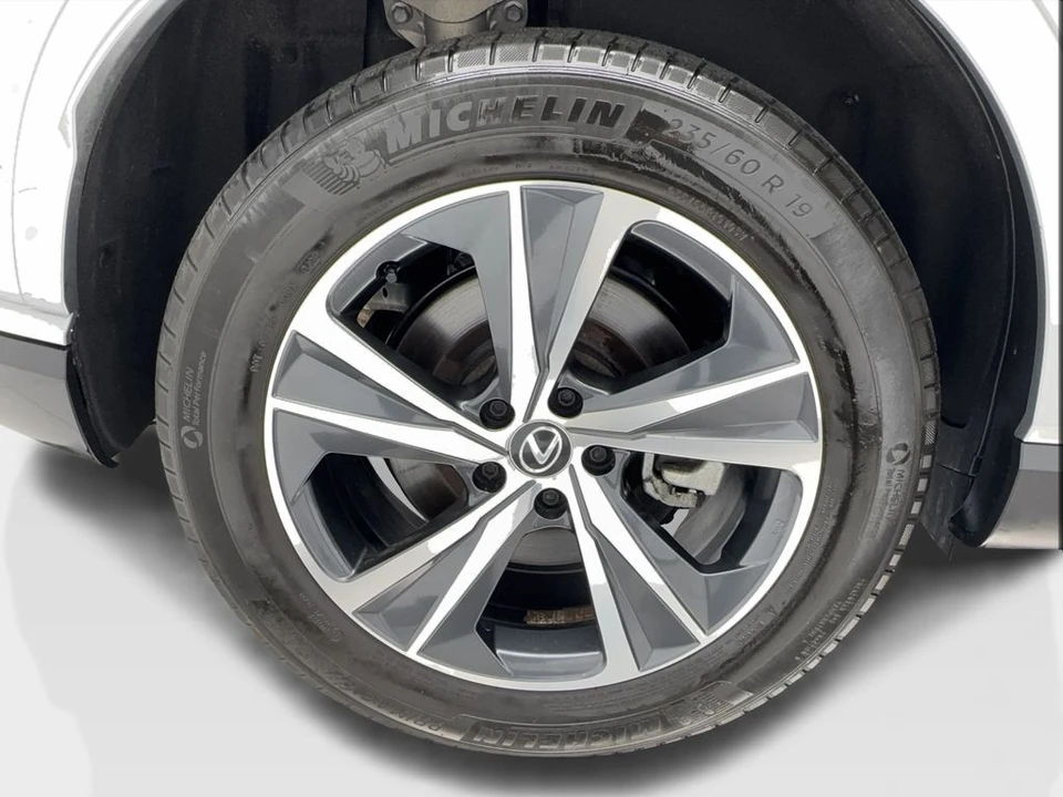2023 Lexus RX 5th Gen - Image 14 of 21