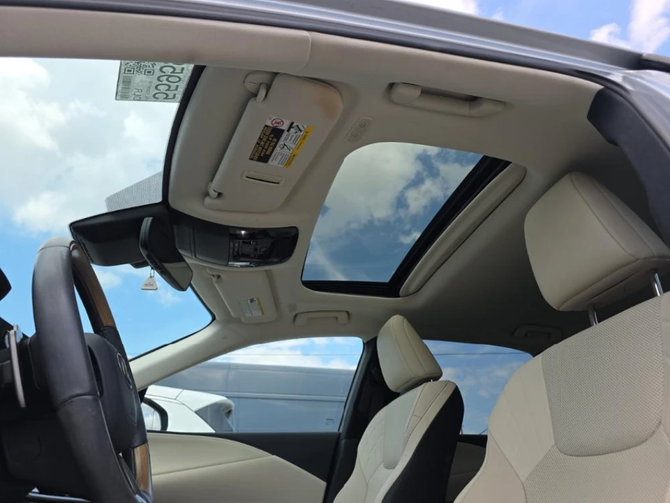 2023 Lexus RX 5th Gen - Image 8 of 10