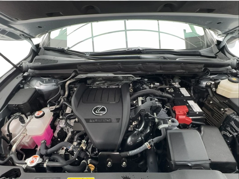 2023 Lexus RX 5th Gen - Image 17 of 21