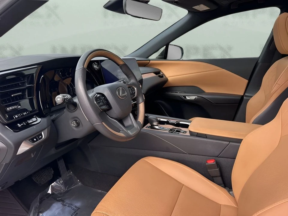 2023 Lexus RX 5th Gen - Image 9 of 12