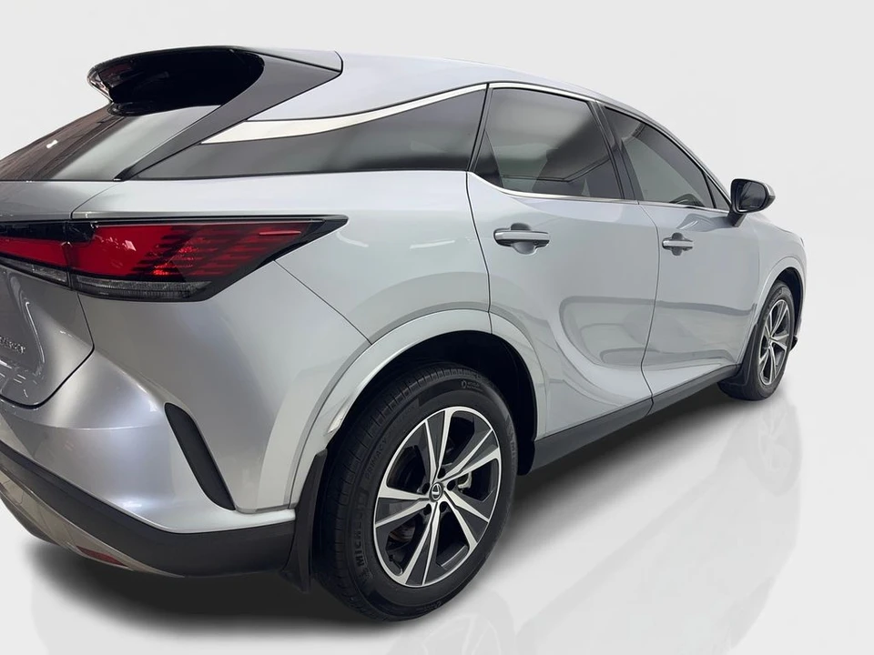 2023 Lexus RX 5th Gen - Image 13 of 21