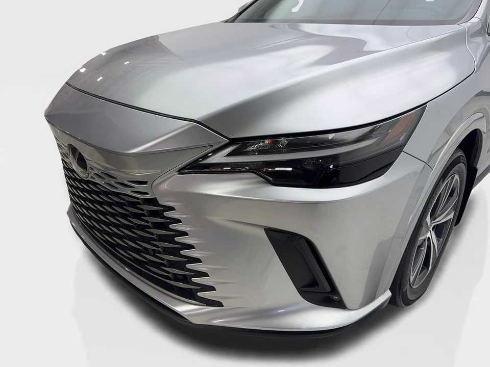 2023 Lexus RX 5th Gen - Image 16 of 21